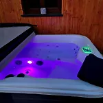 Le Cocon Et Jacuzzi Chalé