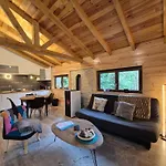 Le Cocon Et Jacuzzi Chalé *
