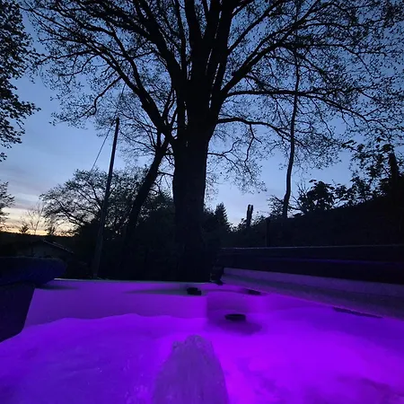Le Cocon Et Jacuzzi Chalet