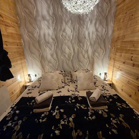 Le Cocon Et Jacuzzi Chalé *